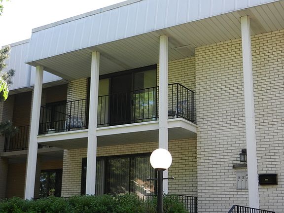 2nd image of 9805 S Keeler Ave APT C