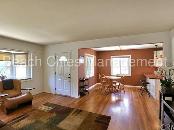 3rd image of 3712 Ostrom Ave