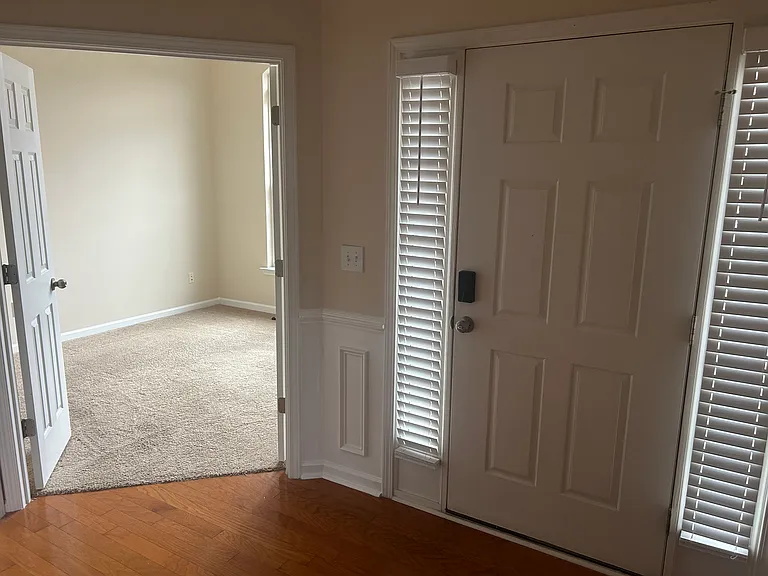 101 Brentmoor Pl — Photo 3