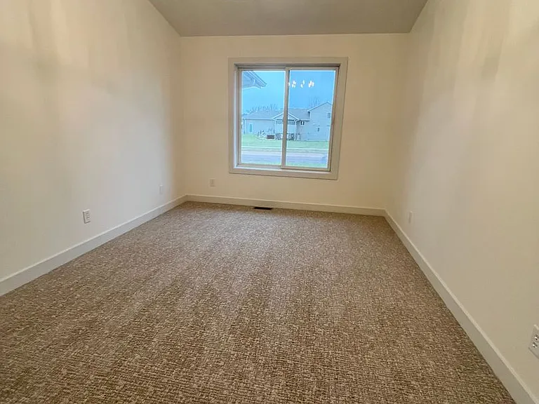 2504 E Augusta St — Photo 10