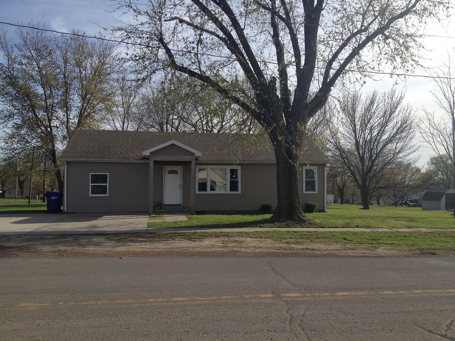 315 E Washington St, Smithton, MO 65350 Zillow