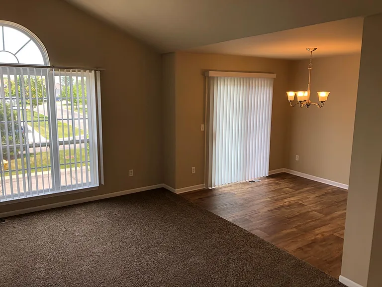 45682 Warwick Dr — Photo 20