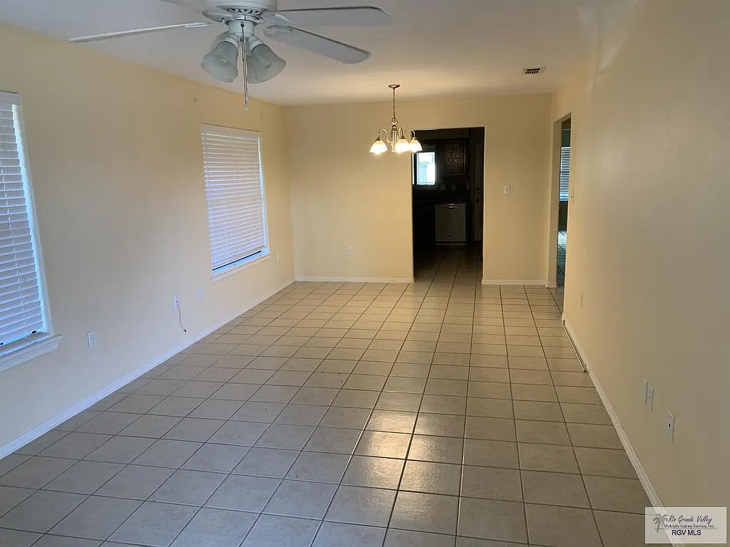 2 bed, 2.0 bath, 1183 sqft, $1,225 — Photo 3