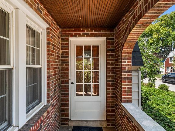 5th image of 3445 Oak View Pl
