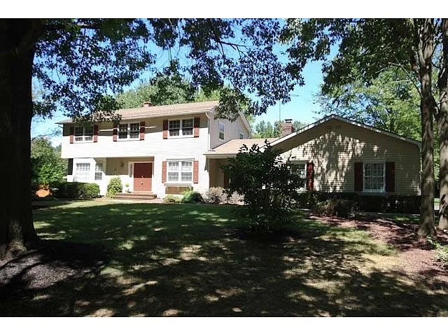 21 Douglass Dr photo 1