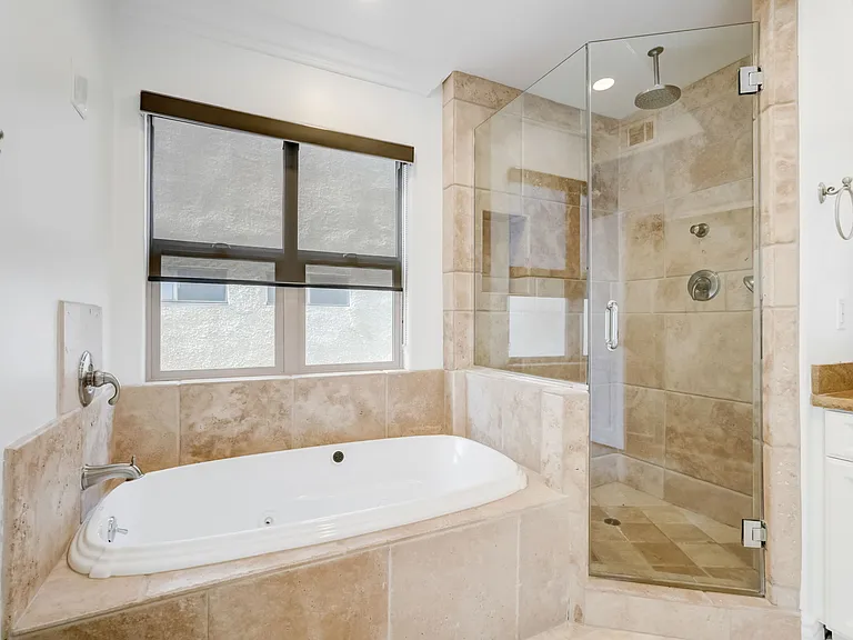 1741 S Bentley Ave #5 — Photo 15