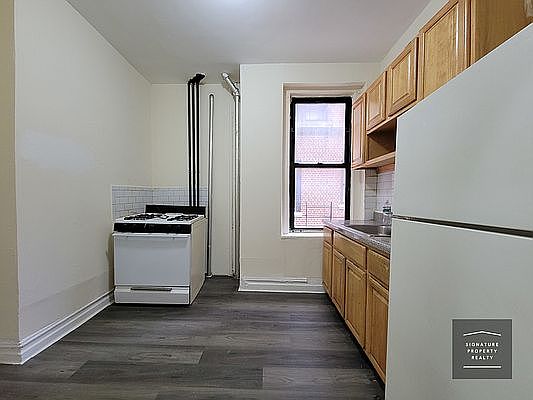 3rd image of 1044 45th St #1D