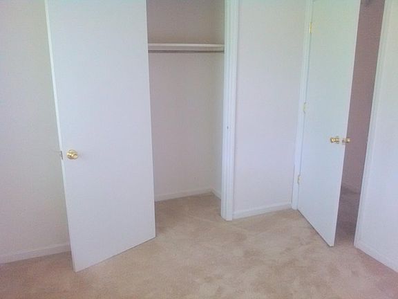 4th image of 3765 Niagara Dr