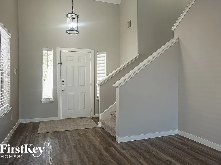 7311 Village Lake Dr — Photo 2