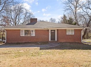 526 Polo Rd, Winston Salem, NC 27106