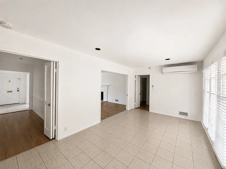 2570 Wallingford Rd — Photo 8