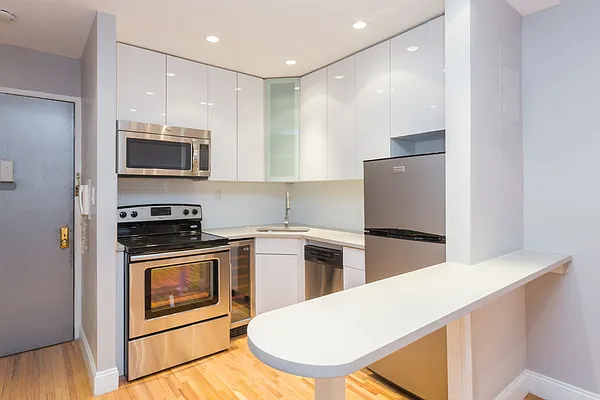 Rented by Compass | media 2