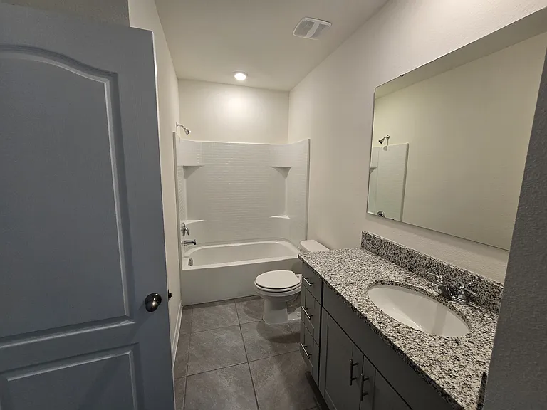1301 Isleta Loop #1301 — Photo 22