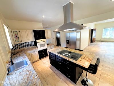 812 N Main St, Manahawkin, NJ, 08050