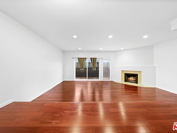 3rd image of 1132 19th St APT 3