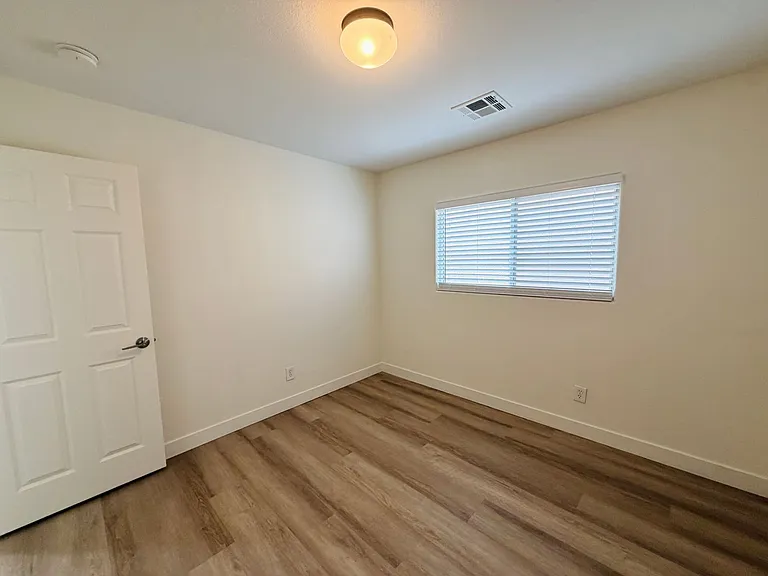 8688 Mesquite Hills St — Photo 27
