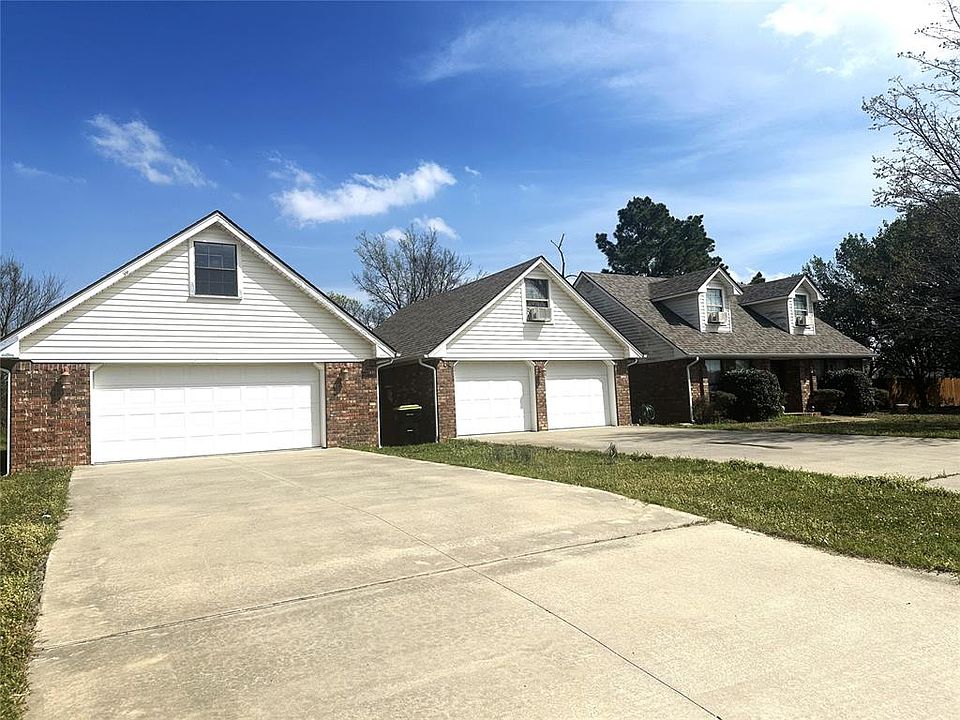 1st image of 105 Gardenwood Dr