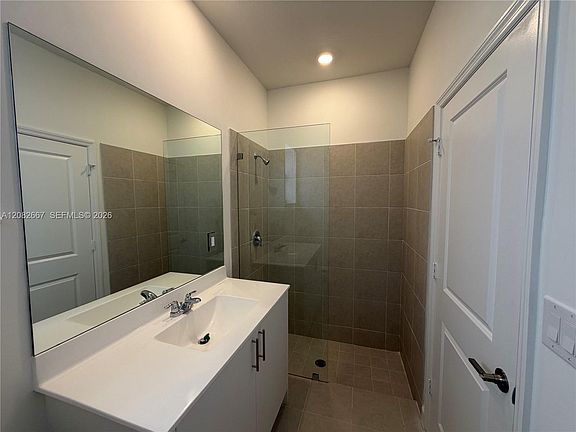 5th image of 19111 SW 315th St #B
