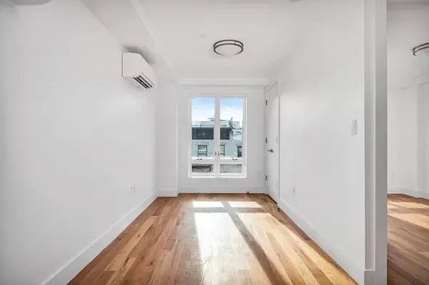 Rented by EXR | media 2