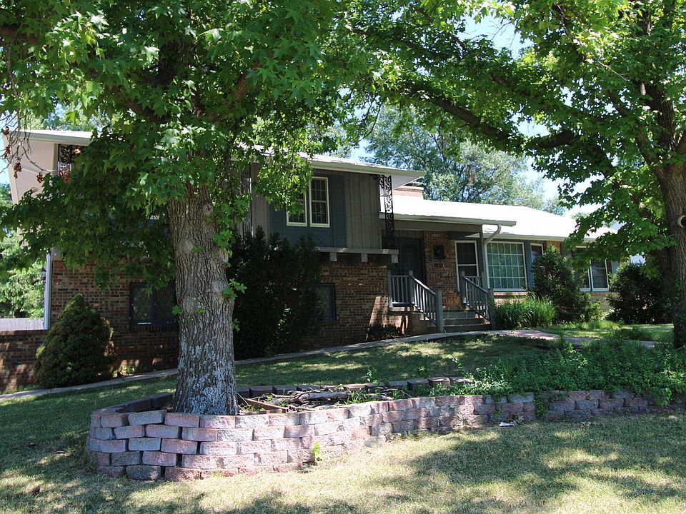 1st image of 1852 Circle Dr
