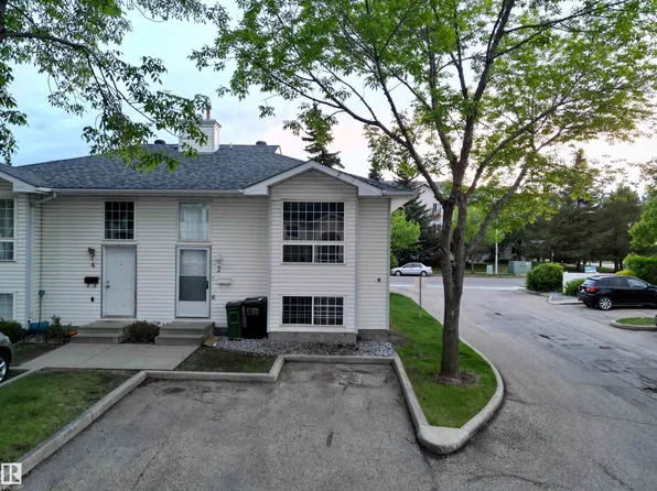 3311 58th St NW #2, Edmonton, AB T6L 6X3