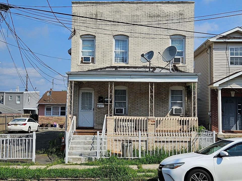 2nd image of 54 Larch St