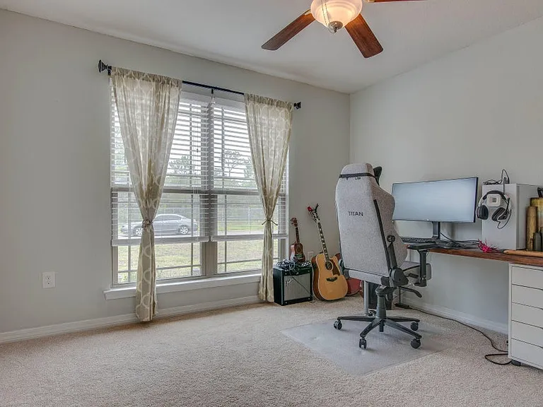 2362 Duncan Ridge Dr — Photo 18
