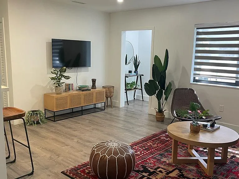 2917 Center St #1 — Photo 11