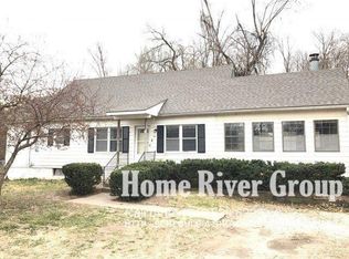 4701 NW Green Hills Rd, Riverside, MO 64150