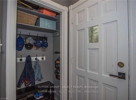 5th image of 566 Chester St