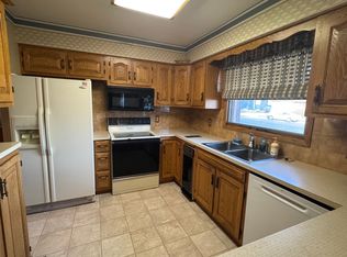 1046 N 29th St, Bismarck, ND 58501