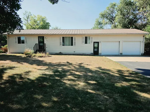 207 E 4th St, Egan, SD 57024