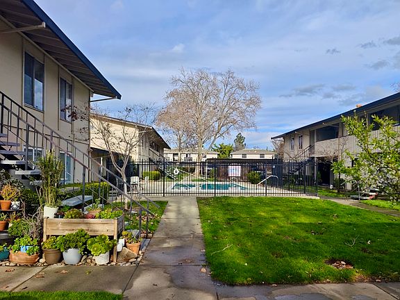 2nd image of 2525 Walters Way APT 4