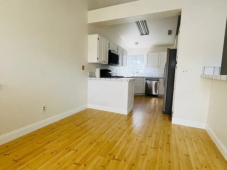 836 Marsh Creek Dr — Photo 11
