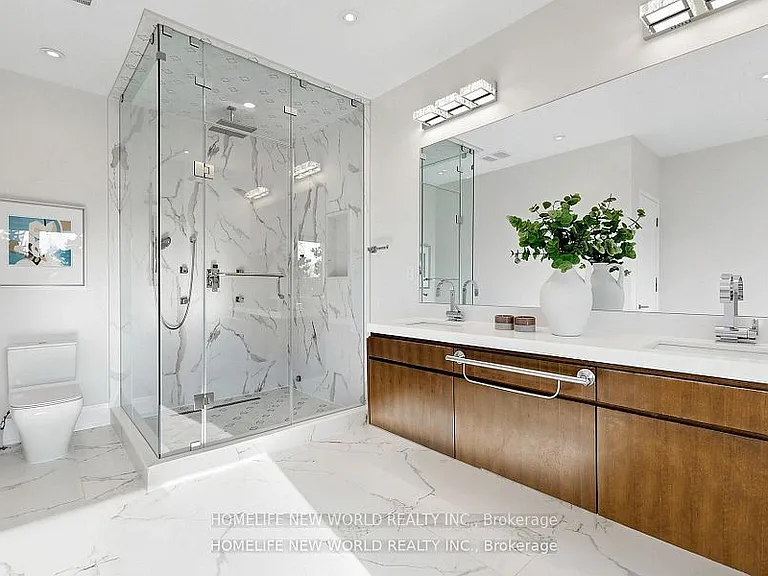 220 Roe Ave — Photo 11