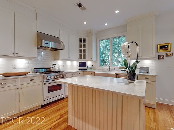 4th image of 40 Schindler Ct