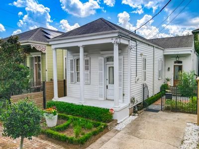 5716 Laurel St, New Orleans, LA, 70115