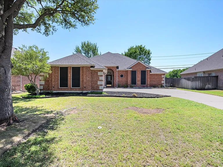 1106 Brook Arbor Dr — Photo 2