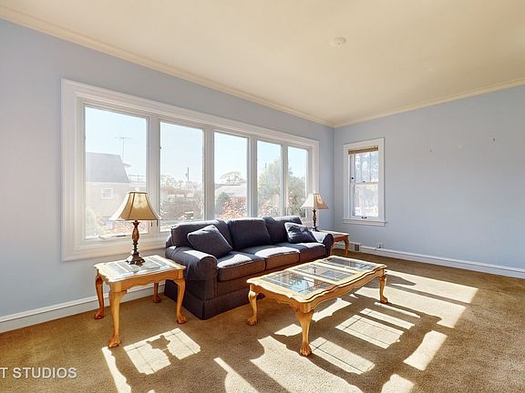 2nd image of 6136 W Wellington Ave