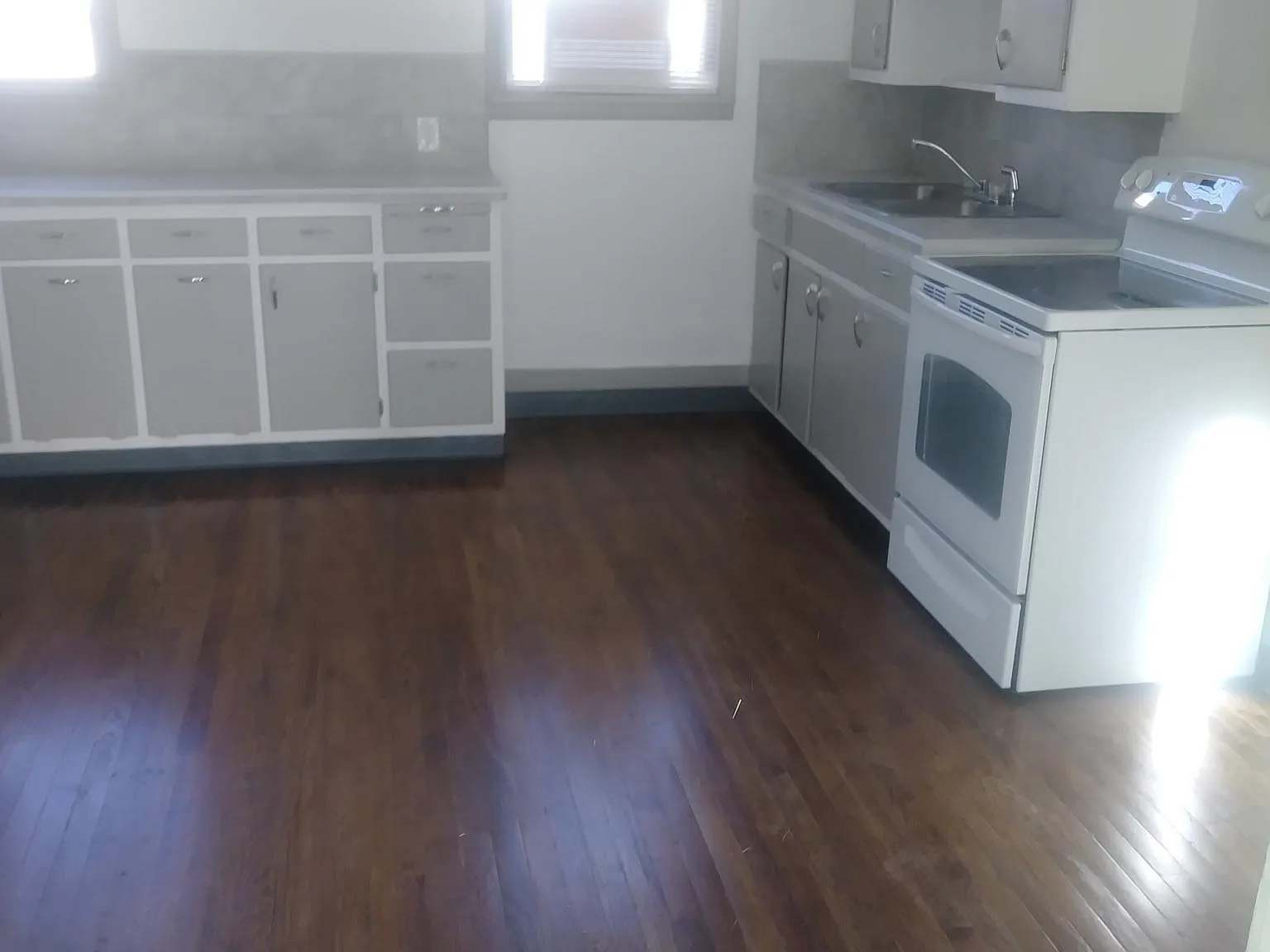 2 bed, 1300 sqft, $1,000 — Photo 4