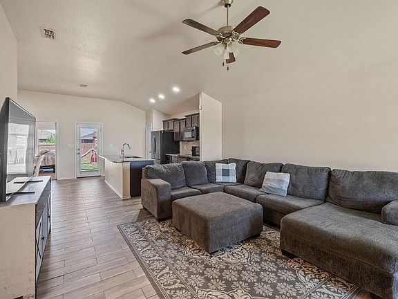 2nd image of 14008 Avenue V