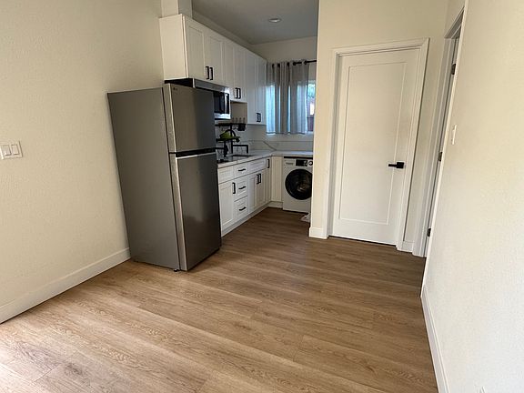 3rd image of 8449 Gold Coast Dr #8449