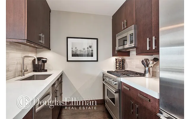 Sold by Douglas Elliman | media 24