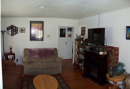 3rd image of 1303 Sanford Ave