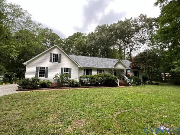 132 Schooner Ln, Mathews, VA 23109