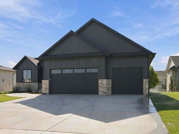 3rd image of 4989 N Emerald Ct