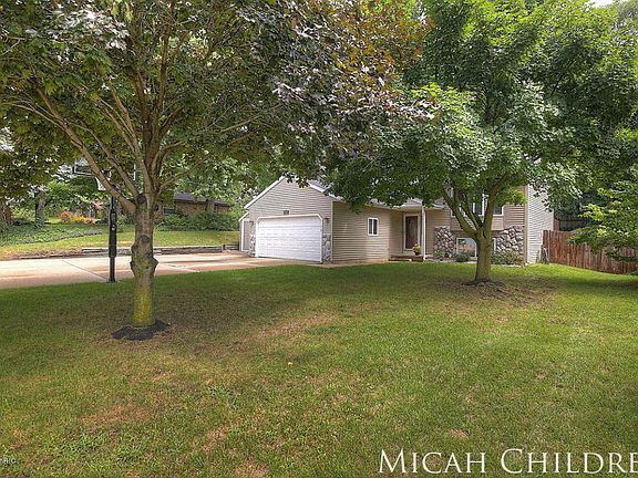 2nd image of 3104 Wilfred Ave NE