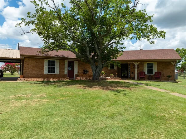 8760 New Windsor Pkwy, Mc Gregor, TX 76657