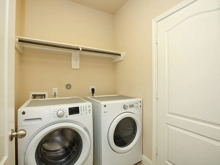 147 W Wading Pond Cir — Photo 21