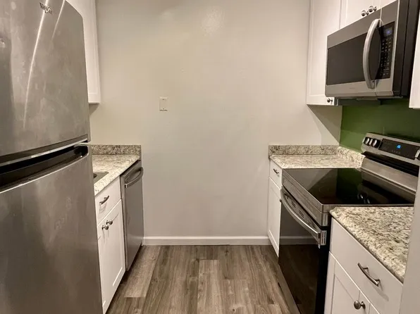 4815 180th St SW APT L203, Lynnwood, WA 98037